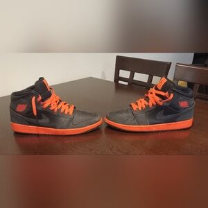 Jordan 1 mids Infrared